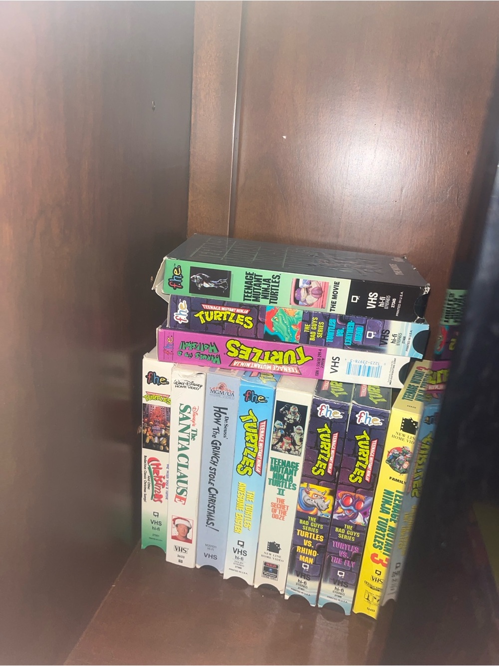 Large collection of VHS tapes. Disney,ninja turtles